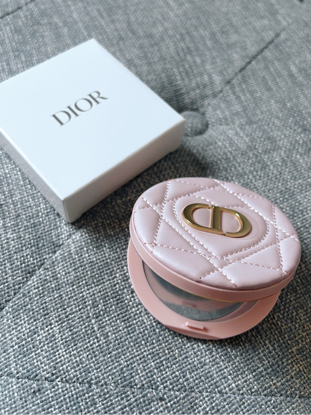 Dior Pink Quilted Compact Mirror with Gold CD Emblem - Picture 4 of 6